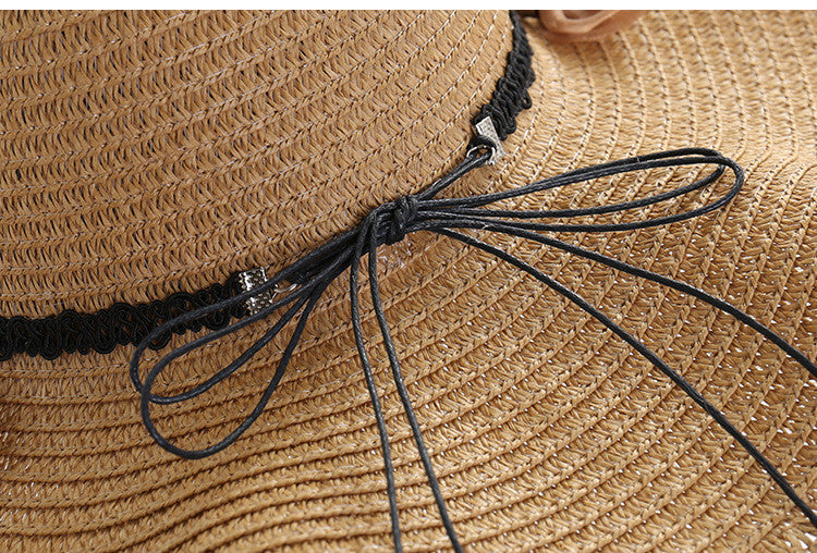 A Sunscreen Big Beach Wavy Hat