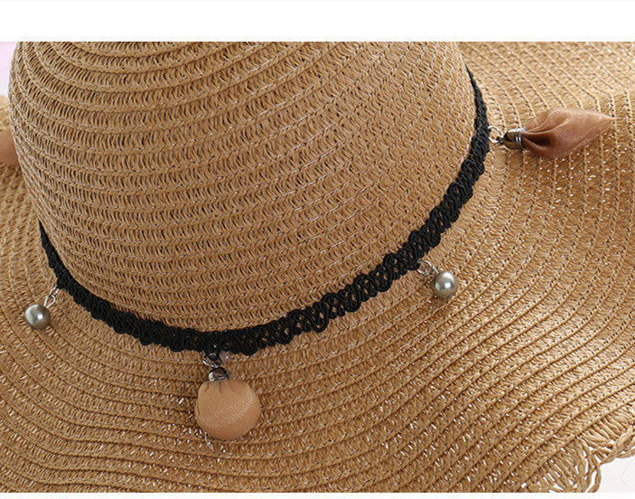 A Sunscreen Big Beach Wavy Hat