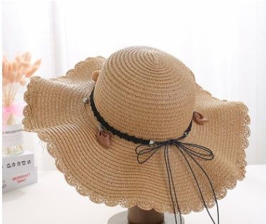 A Sunscreen Big Beach Wavy Hat