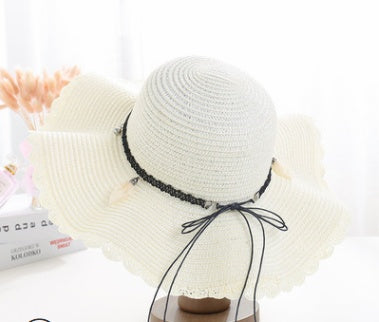 A Sunscreen Big Beach Wavy Hat