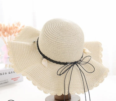 A Sunscreen Big Beach Wavy Hat